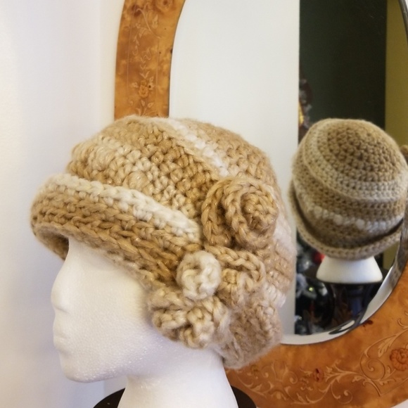 Handmade crochet hat - Picture 5 of 8